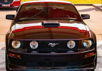Ford Mustang 82.000 km 17.300 &euro; Dresden 01259