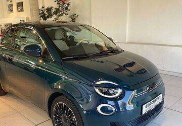 Fiat 500e 11.385 km 29.990 &euro; Dresden 01109
