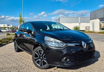 Renault Clio 127.000 km 6.099 &euro; Tharandt 01737