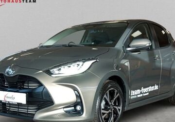 Toyota Yaris 4.500 km 23.990 &euro; Pirna 01796