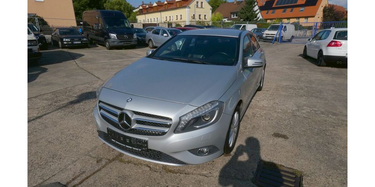 Mercedes-Benz A 180 173.294 km 11.300 &euro; Dresden 01157
