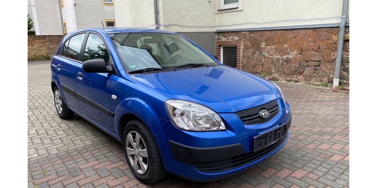 Kia Rio 111.000 km 2.999 &euro; Dresden 01139