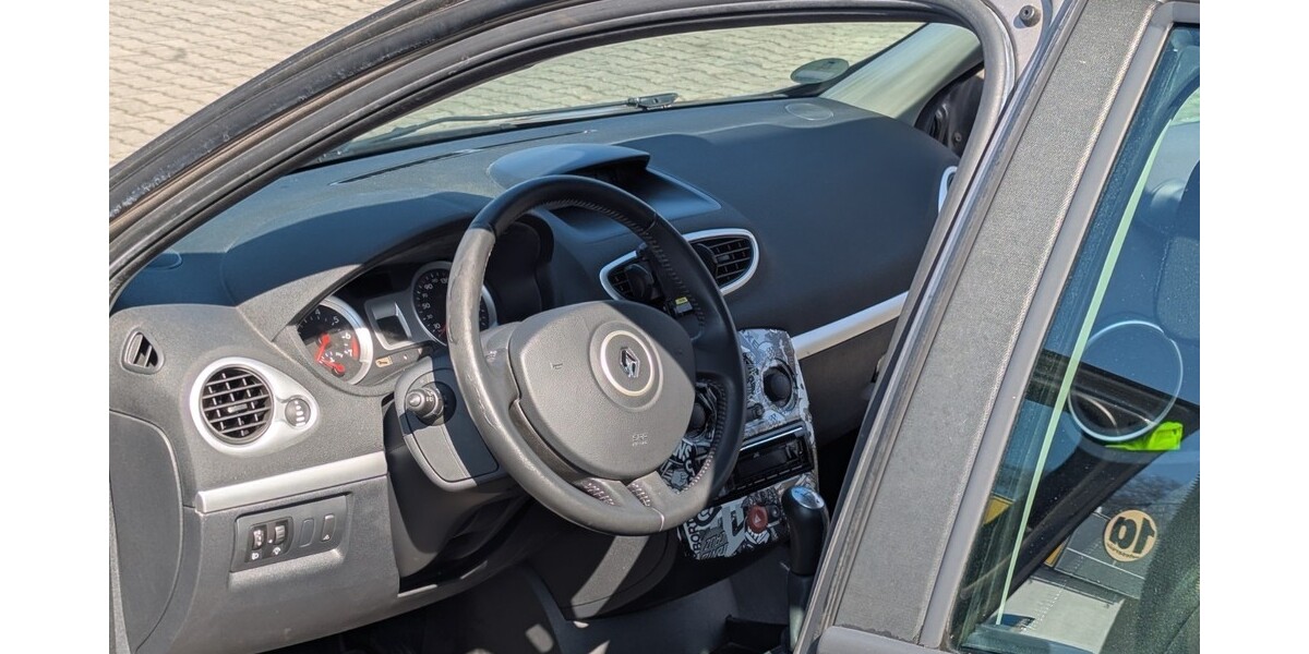 Renault Clio III 60.000 km 3.900 &euro; Dresden 01067