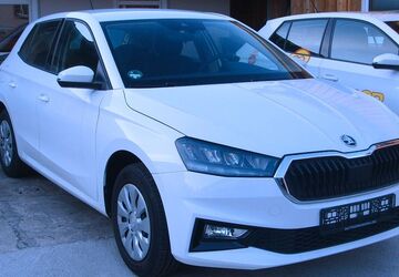 Skoda Fabia 4.900 km 14.990 &euro; Dresden 01129