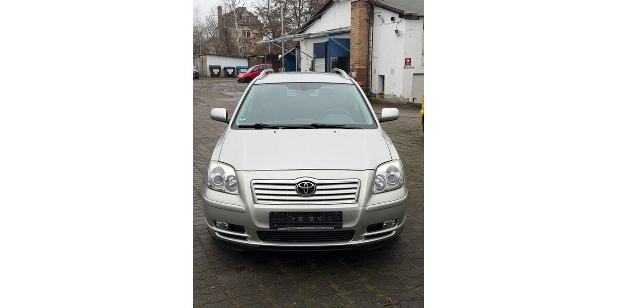 Toyota Avensis 260.000 km 2.000 &euro; Dresden 01097