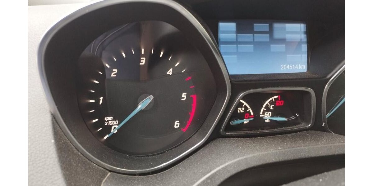 Ford Kuga 204.000 km 7.900 &euro; Radebeul 01445