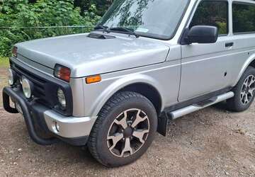 Lada Niva 17.600 km 15.900 &euro; Niederau 01689