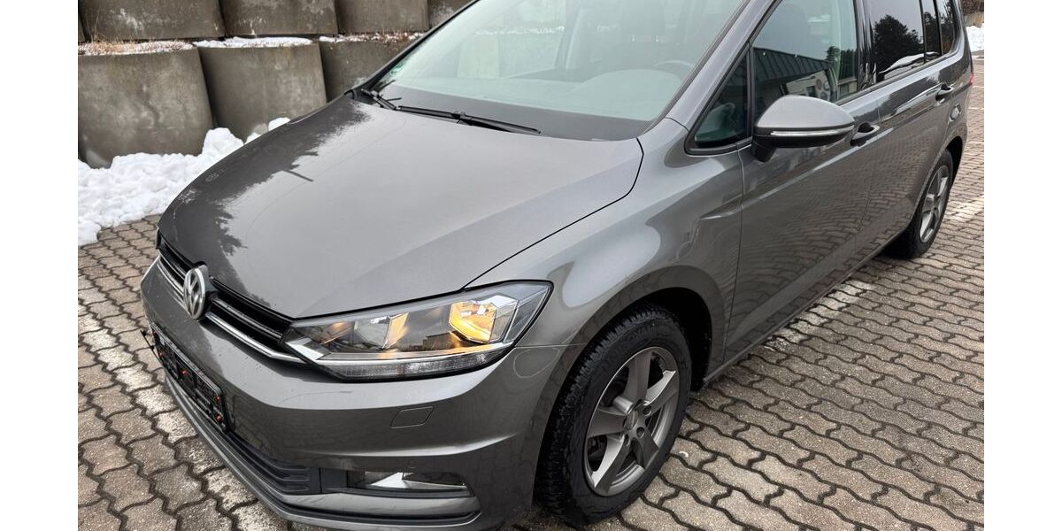VW Touran 239.200 km 9.990 &euro; Dresden 01157