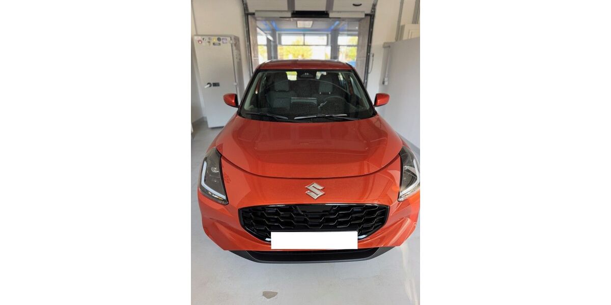 Suzuki Swift 18.000 km 15.800 &euro; Coswig 01640