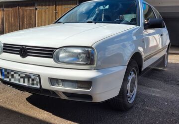 VW Golf 103.000 km 2.500 &euro; Meißen 01662