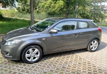 Kia pro ceed / ProCeed 126.000 km 4.500 &euro; Dresden 01279