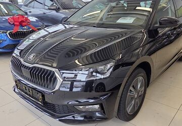 Skoda Fabia 2.000 km 25.990 &euro; Radebeul 01445