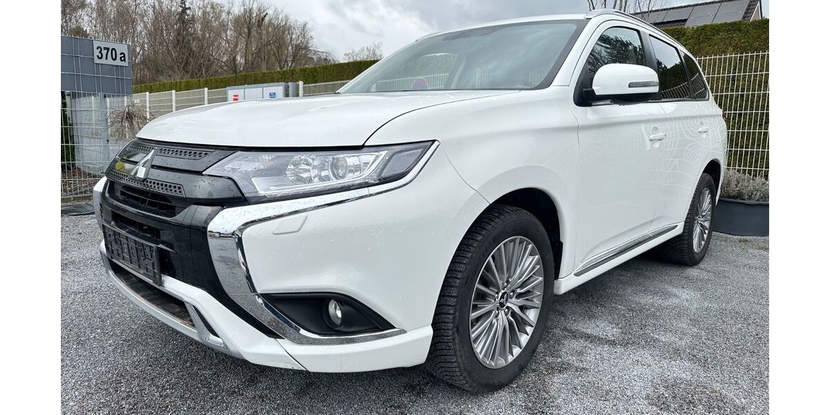 Mitsubishi Outlander 32.000 km 21.999 &euro; Dresden 01259