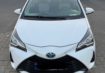 Toyota Yaris 80.500 km 13.300 &euro; Dresden 01069
