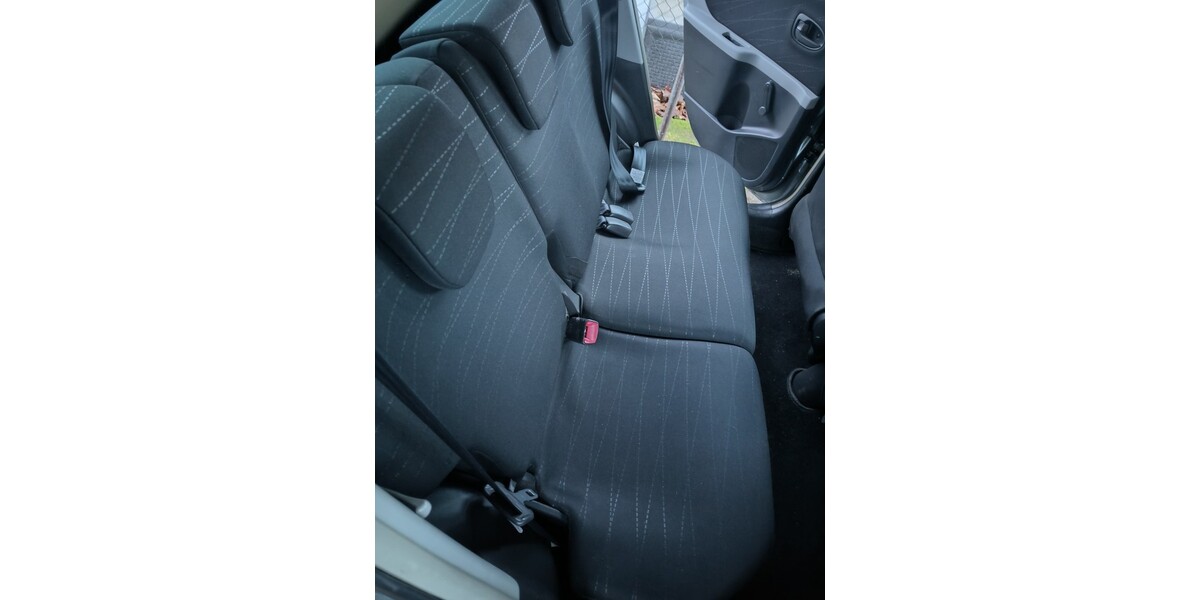 Toyota Yaris 95.450 km 4.250 &euro; Stolpen 01833