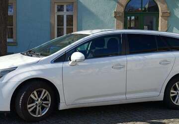 Toyota Avensis 125.500 km 7.990 &euro; Dresden, Stadt 01257
