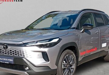 Toyota Corolla Cross 2.500 km 38.840 &euro; Pirna 01796