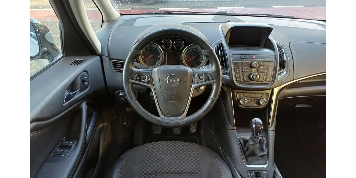 Opel Zafira C Tourer Innovation 225.537 km 6.995 &euro; Meißen 01662