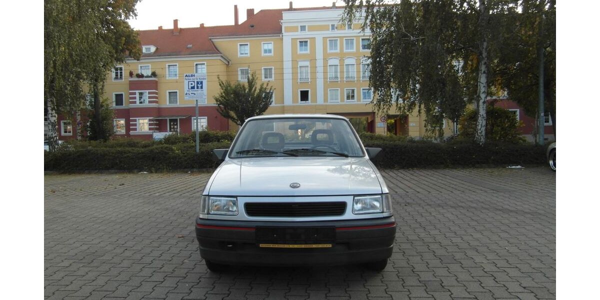 Opel Corsa 29.657 km 6.999 &euro; Dresden 01237