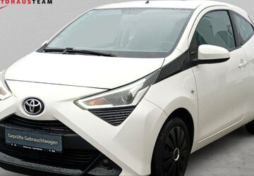Toyota Aygo (X) 74.597 km 7.990 &euro; Pirna 01796