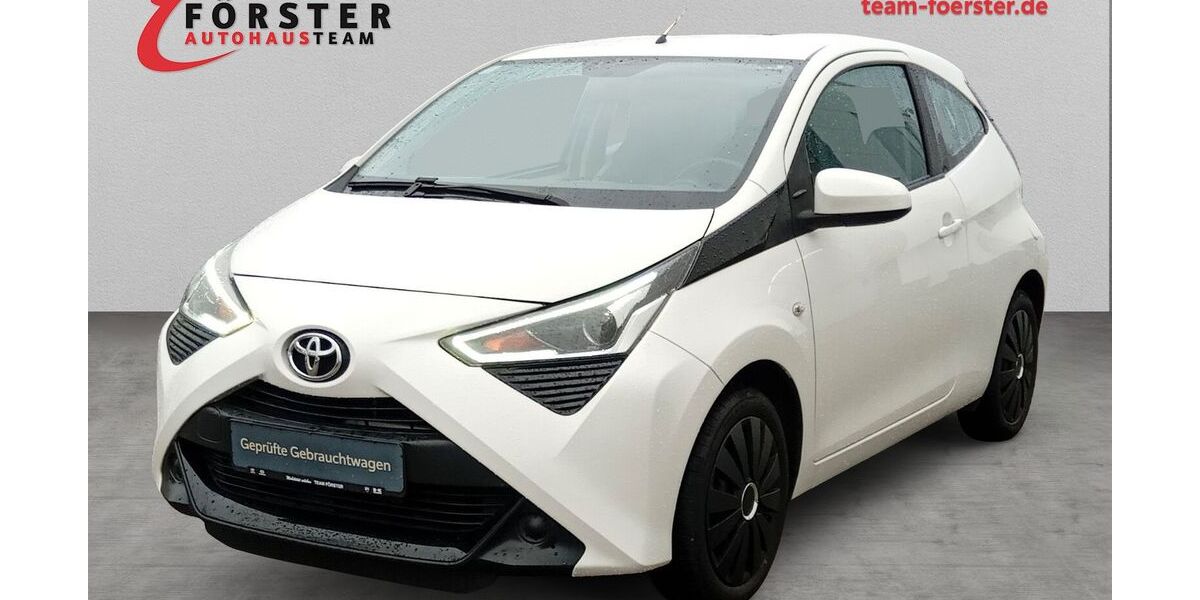 Toyota Aygo (X) 74.597 km 7.990 &euro; Pirna 01796