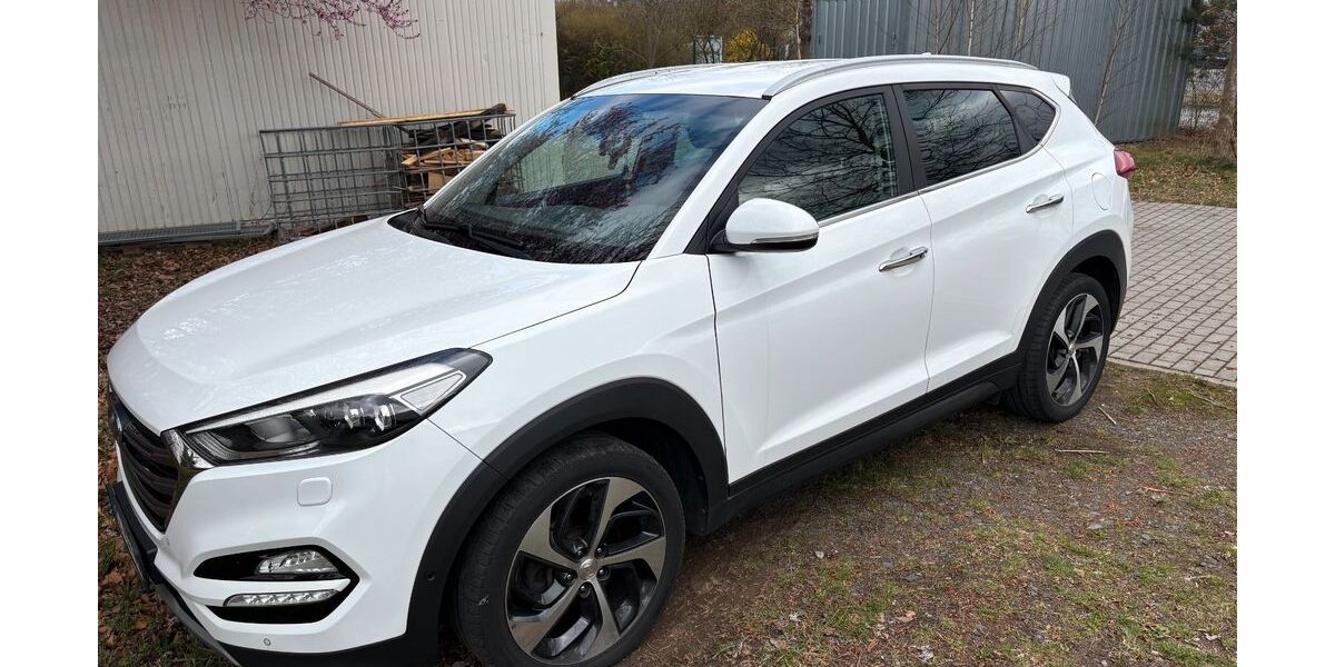 Hyundai TUCSON 198.523 km 12.999 &euro; Moritzburg 01468
