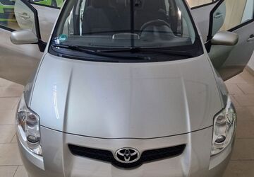 Toyota Auris 68.700 km 6.999 &euro; Dresden 01139