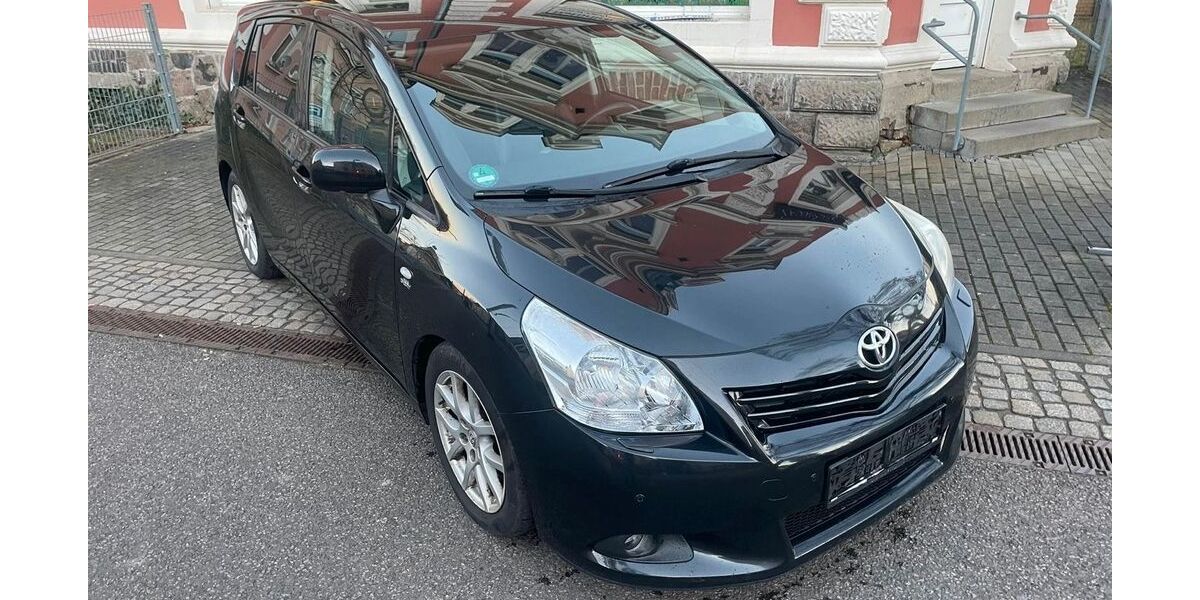 Toyota Verso 272.000 km 4.999 &euro; Dresden 01139