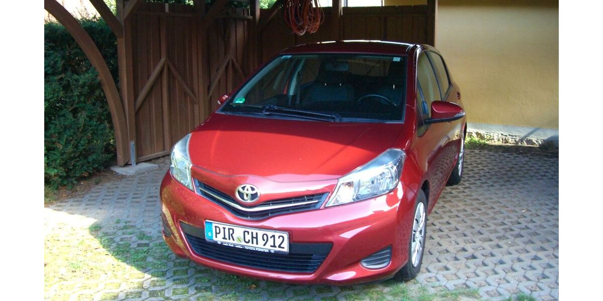 Toyota Yaris 102.000 km 6.800 &euro; Pirna 01796