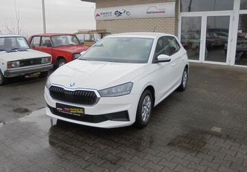 Skoda Fabia 42.890 km 12.800 &euro; Dresden 01157