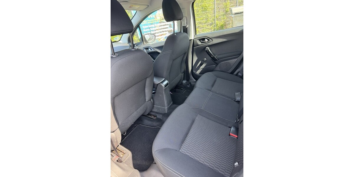 Peugeot 208 83.000 km 6.500 &euro; Frankenthal 01909