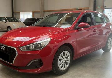Hyundai i30 72.189 km 12.390 &euro; Dresden 01139