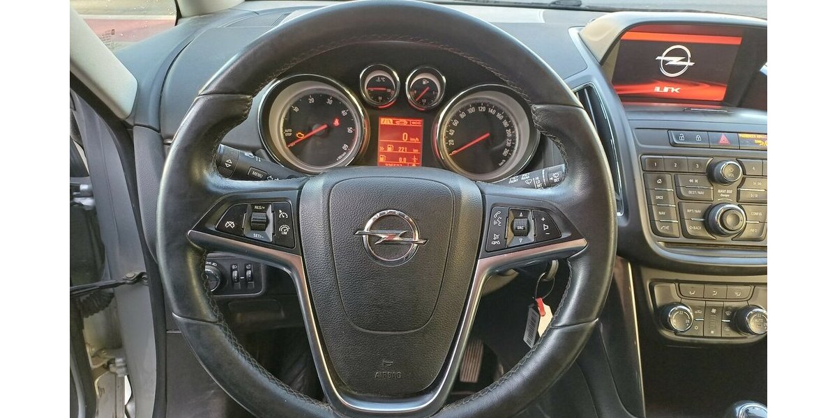 Opel Zafira C Tourer Innovation 225.537 km 6.995 &euro; Meißen 01662