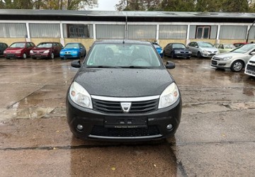 Dacia Sandero 159.704 km 2.700 &euro; Dresden 01159