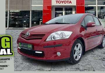 Toyota Auris 87.668 km 7.390 &euro; Dresden 01139