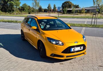 Ford Focus 110.900 km 13.490 &euro; Dresden 01109