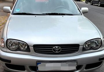Toyota Corolla 128.000 km 2.100 &euro; Dresden 01159