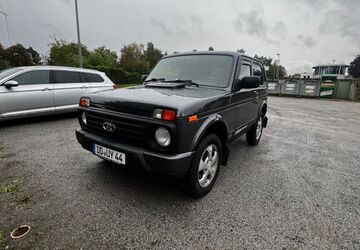 Lada Niva 18.500 km 11.500 &euro; Dresden 01257