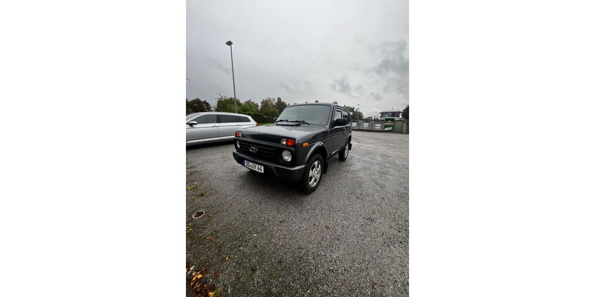 Lada Niva 18.000 km 13.000 &euro; Dresden 01257