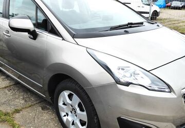 Peugeot 5008 50.757 km 11.790 &euro; Dresden 01237
