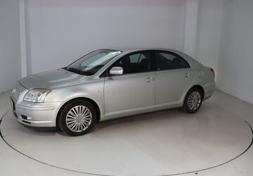 Toyota Avensis 208.682 km 2.200 &euro; Dresden 01237