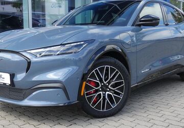 Ford Mustang Mach-E 10.500 km 48.790 &euro; Radebeul 01445