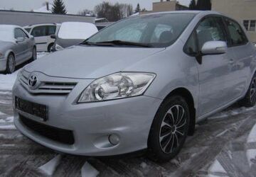 Toyota Auris 108.996 km 6.999 &euro; Dresden 01219