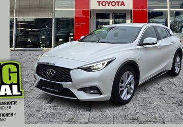 INFINITI Q30 107.627 km 13.970 &euro; Dresden 01139