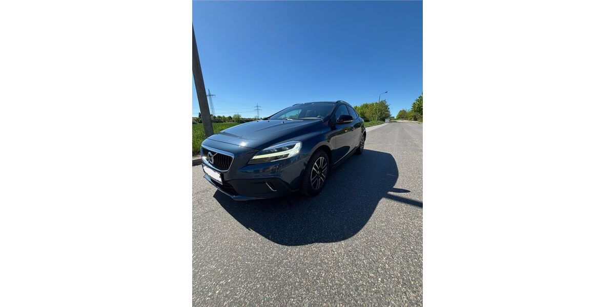 Volvo V40 Cross Country 175.500 km 10.600 &euro; Dresden 01069