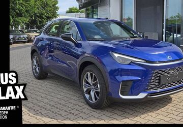 Lexus LBX 2.200 km 33.950 &euro; Dresden 01139