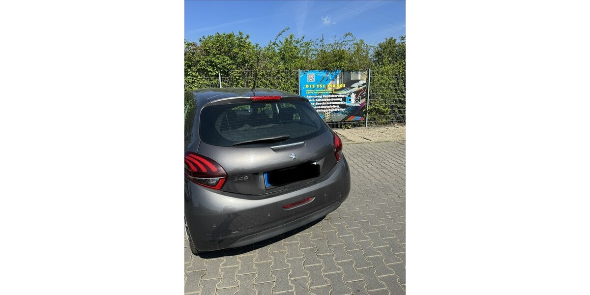 Peugeot 208 83.000 km 6.500 &euro; Frankenthal 01909