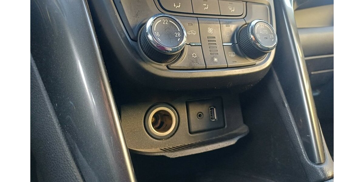 Opel Zafira C Tourer Innovation 225.537 km 6.995 &euro; Meißen 01662