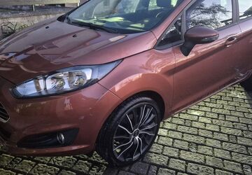 Ford Fiesta 102.705 km 6.100 &euro; Freital 01705