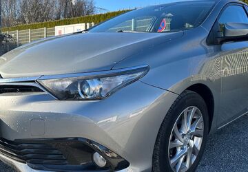Toyota Auris 90.000 km 9.999 &euro; Dresden 01259